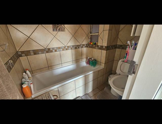 3 BEDROOM TOWNHOUSE FOR SALE IN NEW REDRUTH